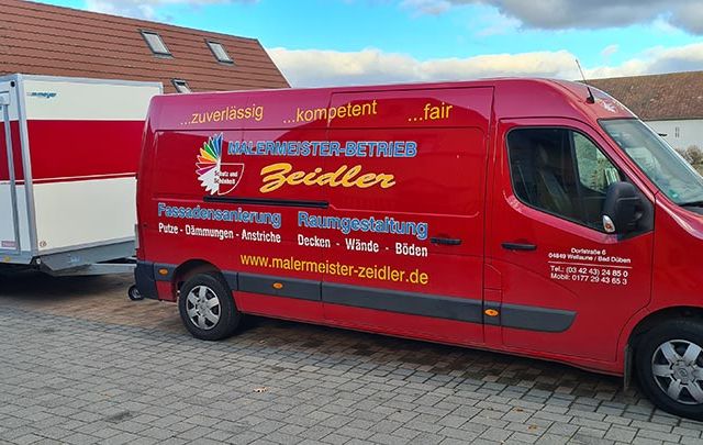 Firmenwagen mit Anhänger - Malermeister Zeidler GmbH